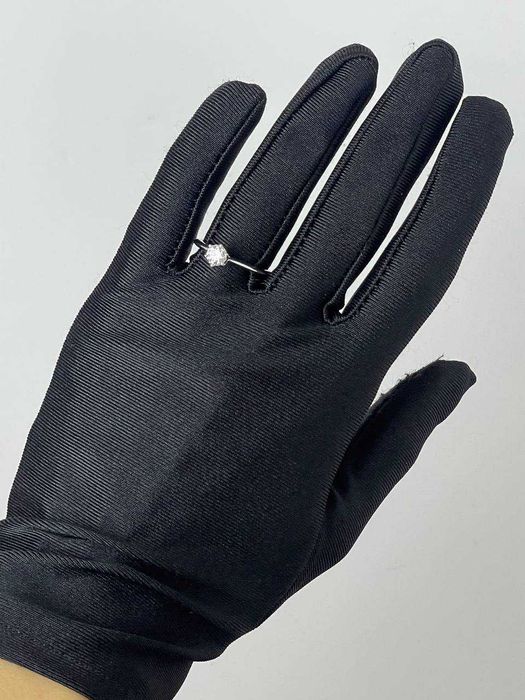 Золотое кольцо помолвочное