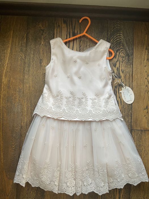 Чисто нова рокля за принцеса 7г. + 2 рокли Mayoral, мн.добро състояние