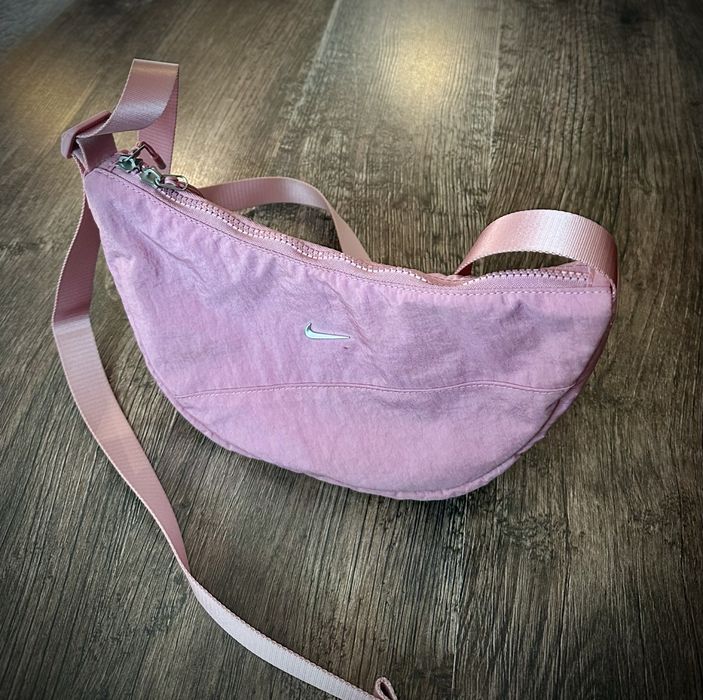 Чанта Nike Aura Crescent Crossbody  bag