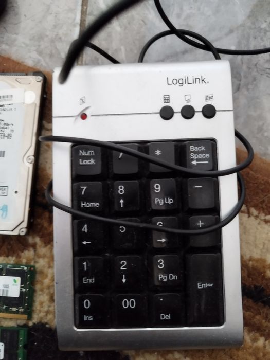 Vind hard ,laptop ,sata 160 GB,plăcute 2 gb DDR3 /8500 mhz,2 GB DDR2.