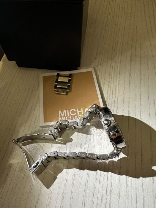 Продам часы женские Michael Kors