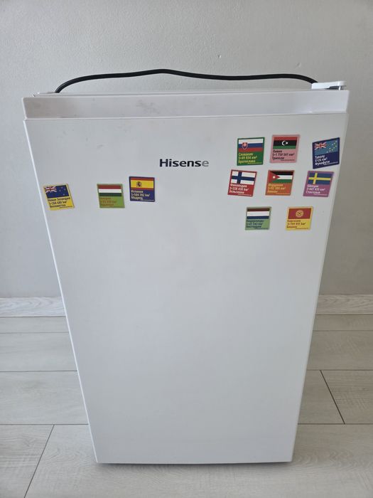 Продам холодильник Hisense