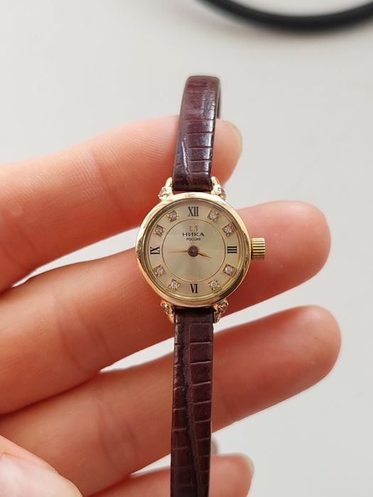 Золотые часы жёлтое