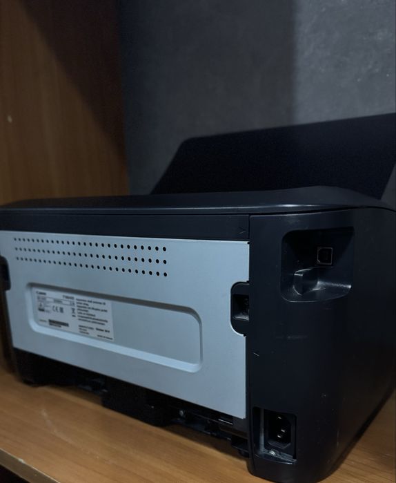 Продам принтер Canon F166400