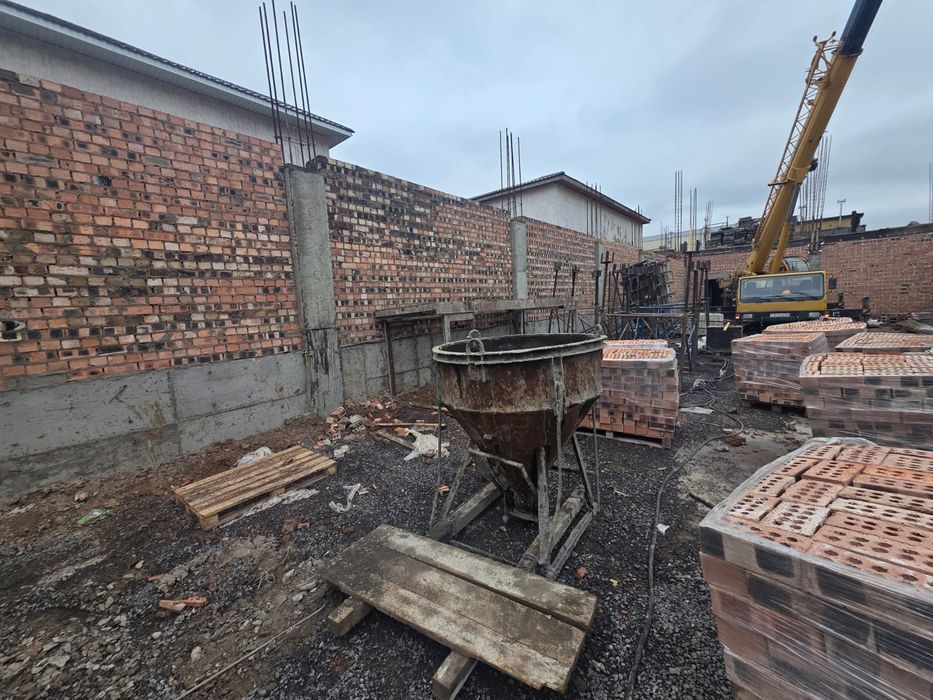 Бригада строителей