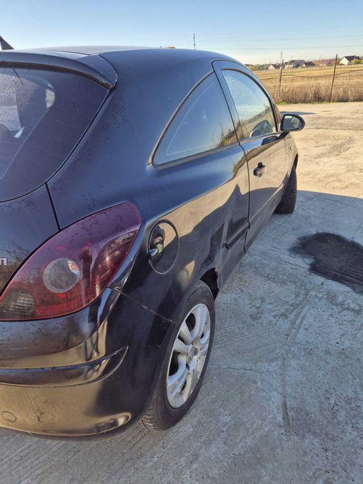 Vand bara fata ,faruri,stopuri,capota ,motor Opel Corsa D,2007