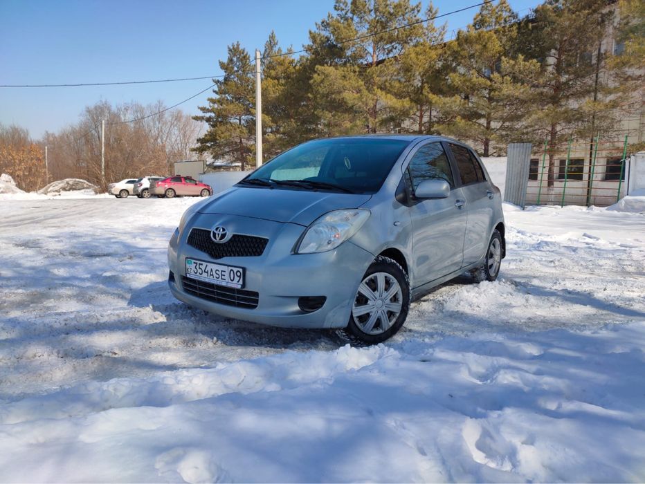 Toyota Yaris.           .