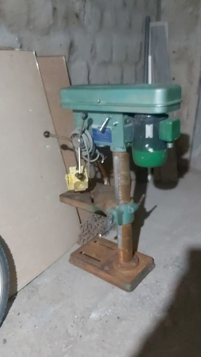 Продаётся б.у сверлильный станок.
