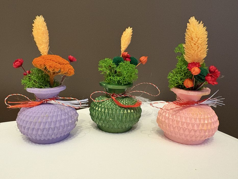 Martisoare cu licheni si flori uscate