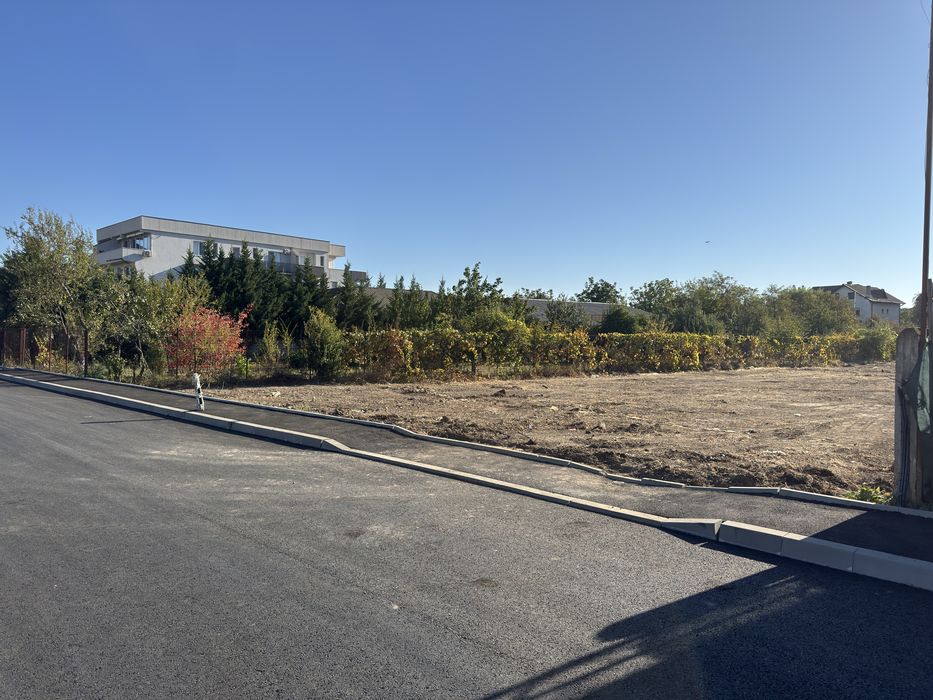Teren de vanzare Voluntari Matei Millo 2000mp strada Macilor 10 - 500€/mp