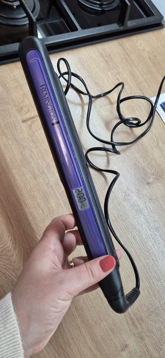 Vând placa Remington S7710