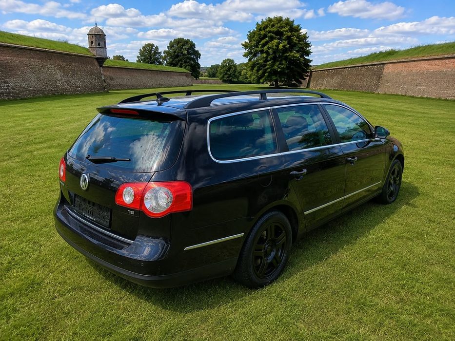 Volkswagen Passat model 2011 euro 5