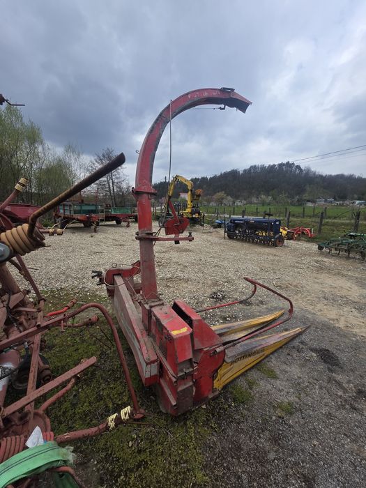 Mex pottinger pe 1 rand siloziera pe un rand cu cardan