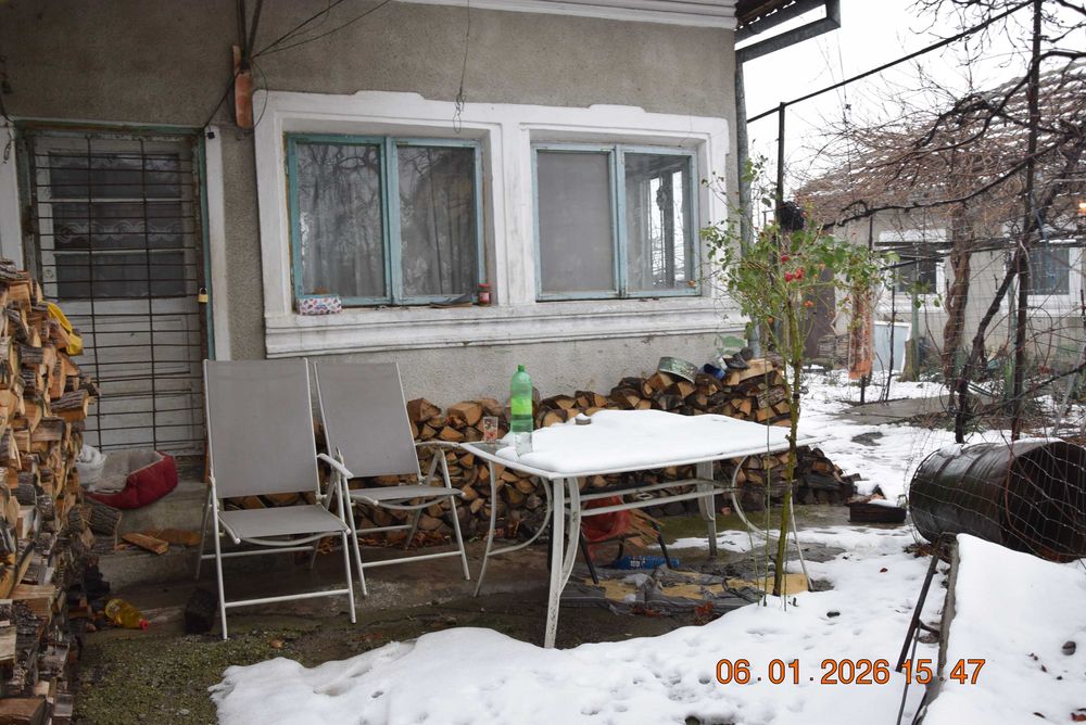 Casă 5 camere cu hol + Casa 3 camere cu hol cu teren 1000 mp