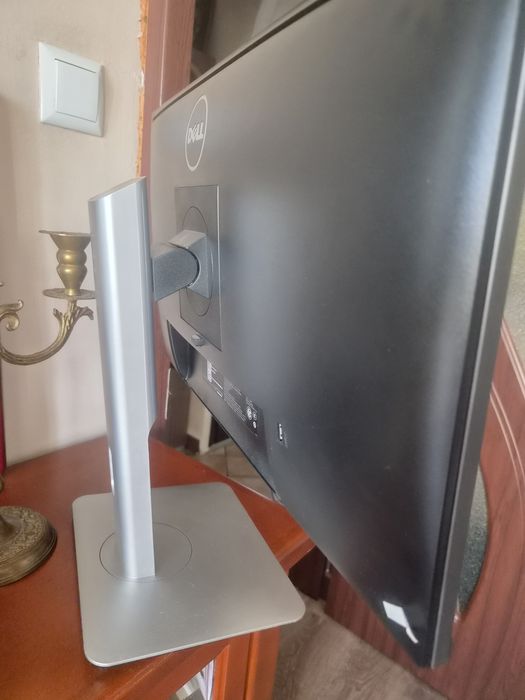 Монитор Dell 24 inches