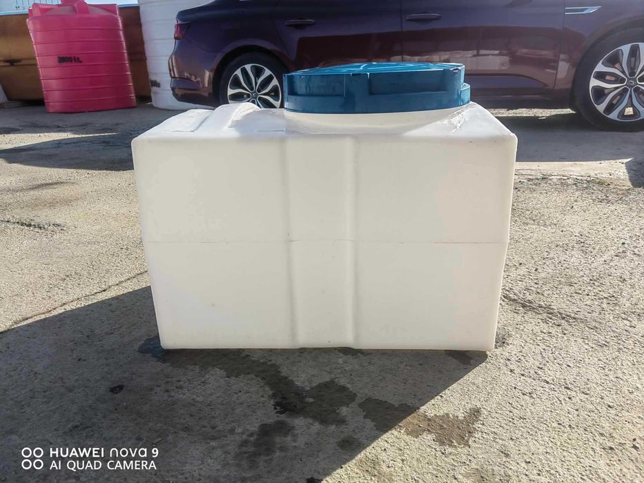 Продавам квадратни резервоари - 100 литра
