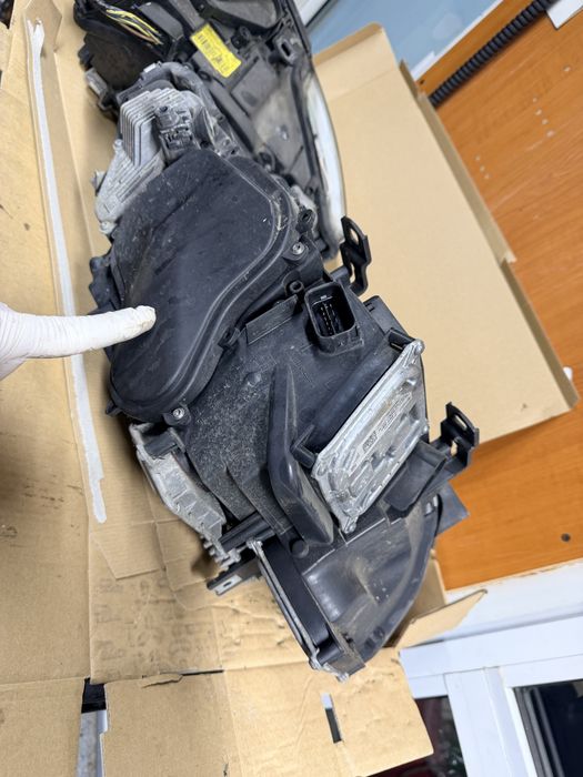Far bixenon bmw e92 e93 lci faruri bixenon bmw e92 e93 lci