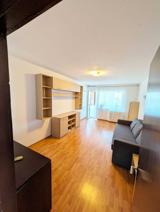 Inchiriere 3 camere, Piata Victoriei (4 min.) ** 570 EUR