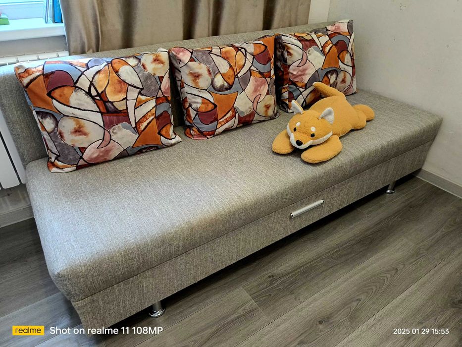 Продам тахту 2м. в хор. сост.