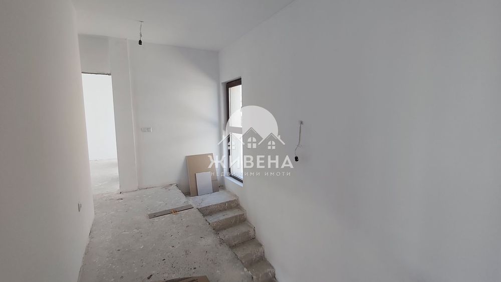 Нова триетажна къща, м-т Акчелар, РЗП: 240 кв.м, двор: 520 кв.м