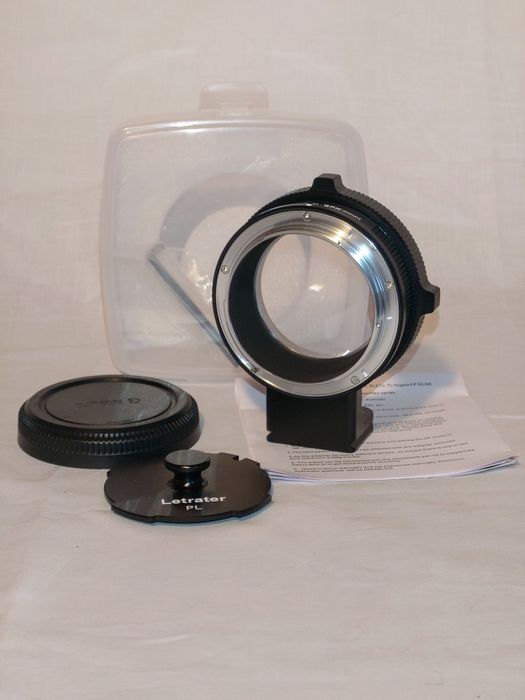 Adaptoare: EF-GFX cu autofocus + PL-GFX