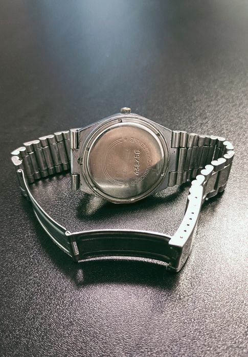 Слава кварц, на батарейке - часы СССР 80-тых годов