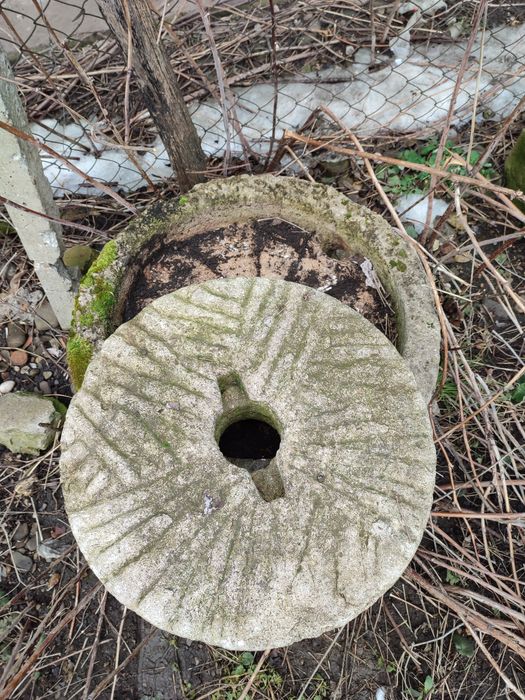 Pietre de moară pereche