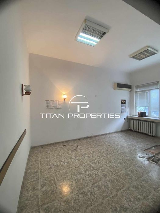 Дава се под наем Офис в Бургас, Възраждане - 20 кв.м за 122.4 € - Снимка #1