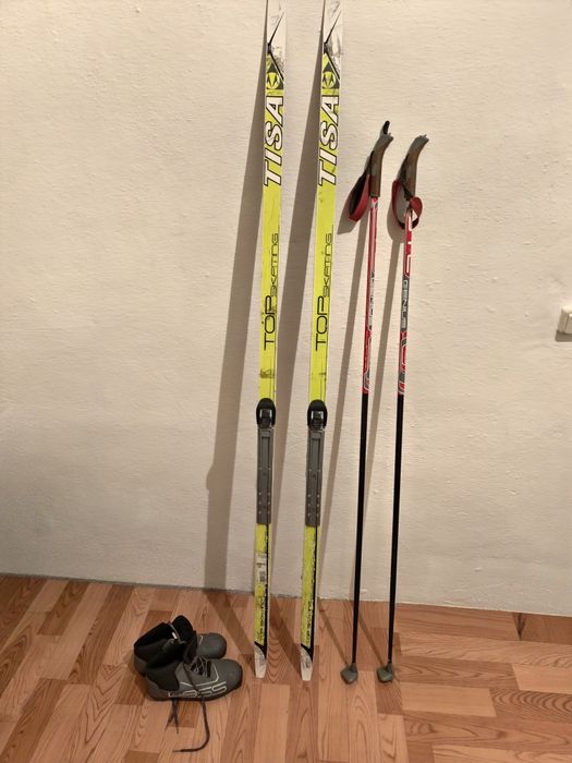 Беговые лыжи Tisa Top Skating, предназначенные для конькового хода.