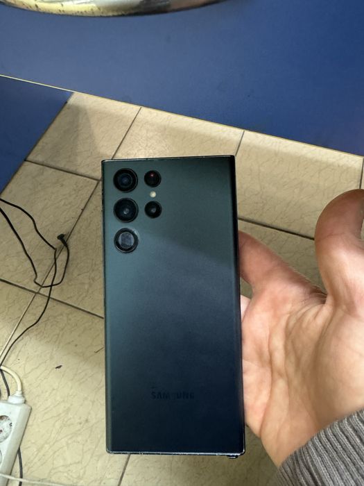 Samsung S22 ultra 256/12.Телефона е в много добро състояние,батерията