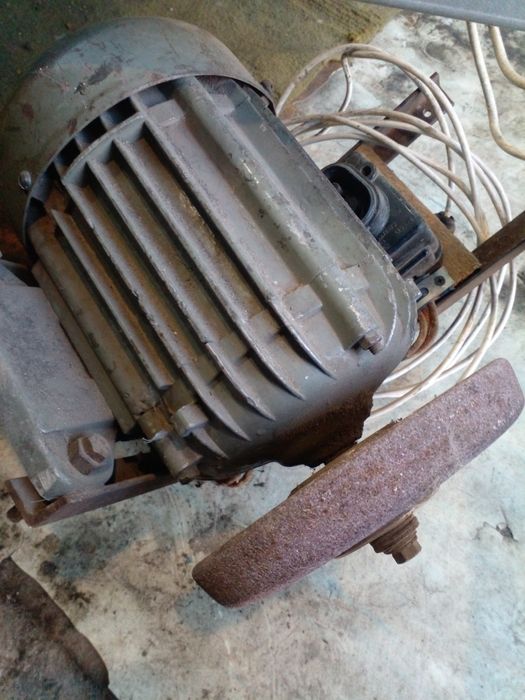 Электро двигатель наждак