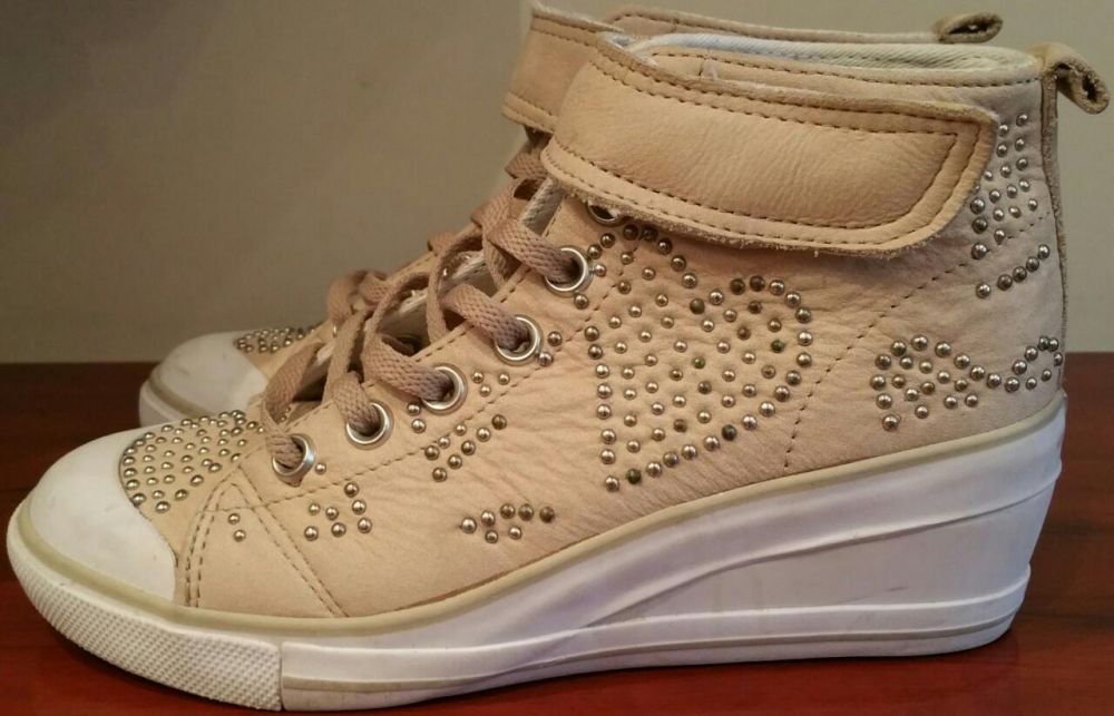 Sneackersi Guess autentici nr 35