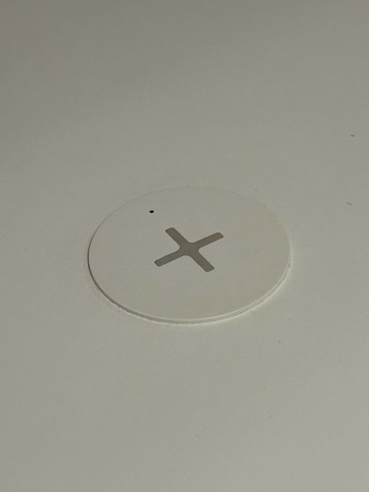 Noptiera MALM cu incarcatoare wireless, 2 bucati