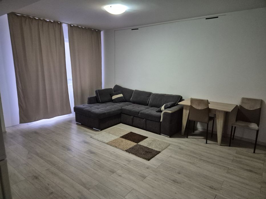 Proprietar închiriez garsonieră situată pe Str. Nicolae Labis, Nr 15.