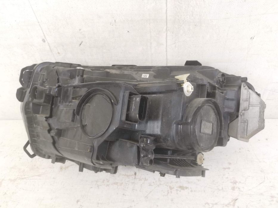 Мерцедес Бенц ЕКА / Mercedes Benz EQA H243 EQB X243 Дясна светлина LED