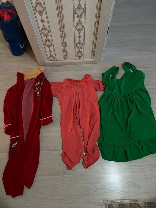 Отдам женские халаты платье в хорошем состоянии. Качество отличное.