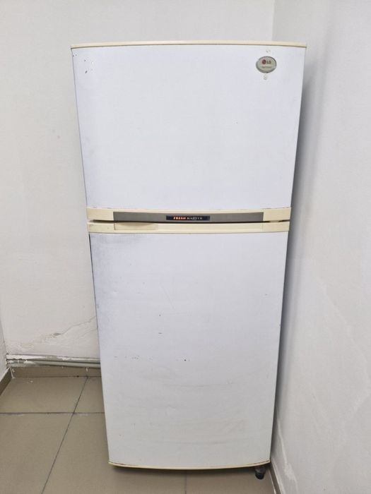 Продам Холодильник  LG
