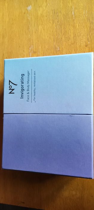 Уред за почистване на лице и тяло