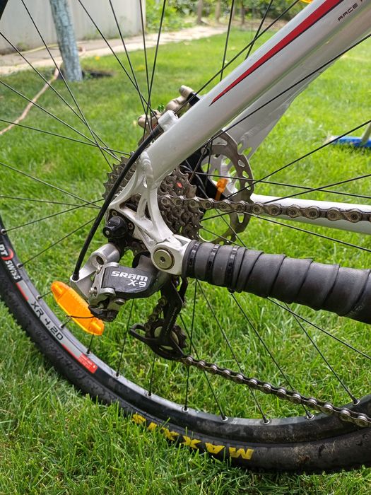 Bicicleta roți 26" cu frâne hidraulice,full suspensie.