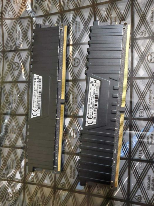 32GB 3600Mhz CL18 - Corsair Vengance LPX