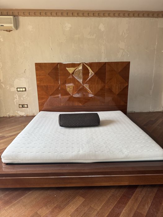 Спальня кровать