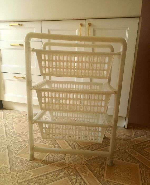 Продам этажерку 3 полки