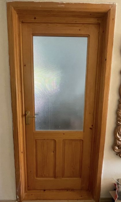 Usi lemn pt interior cu pervazuri si 1 ușă dublă pvc