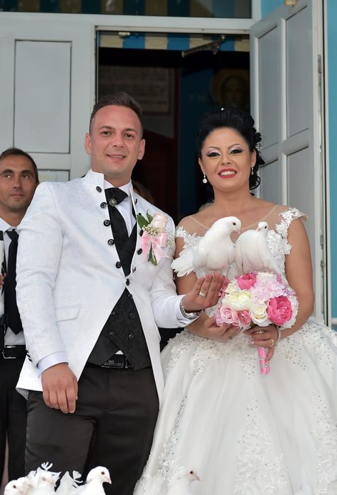 Porumbei albi pentru nuntă