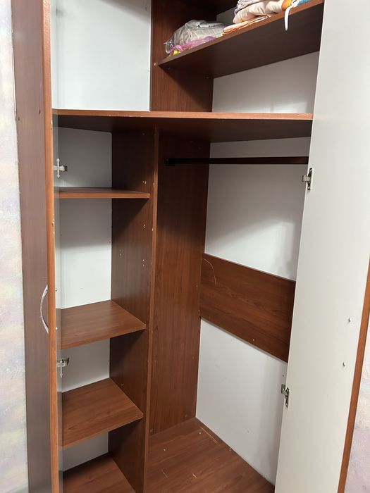 Продам шкаф угловой.