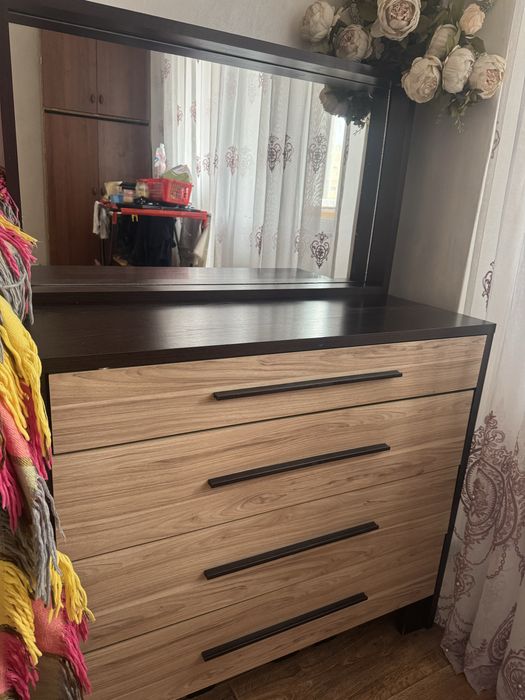 Комод с зеркалом  бу