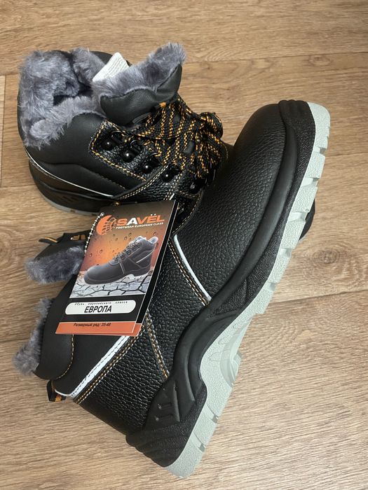 Ботинки зимние новые