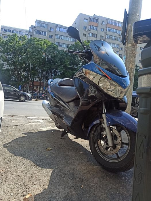 Suzuki BURGMAN  UH 200