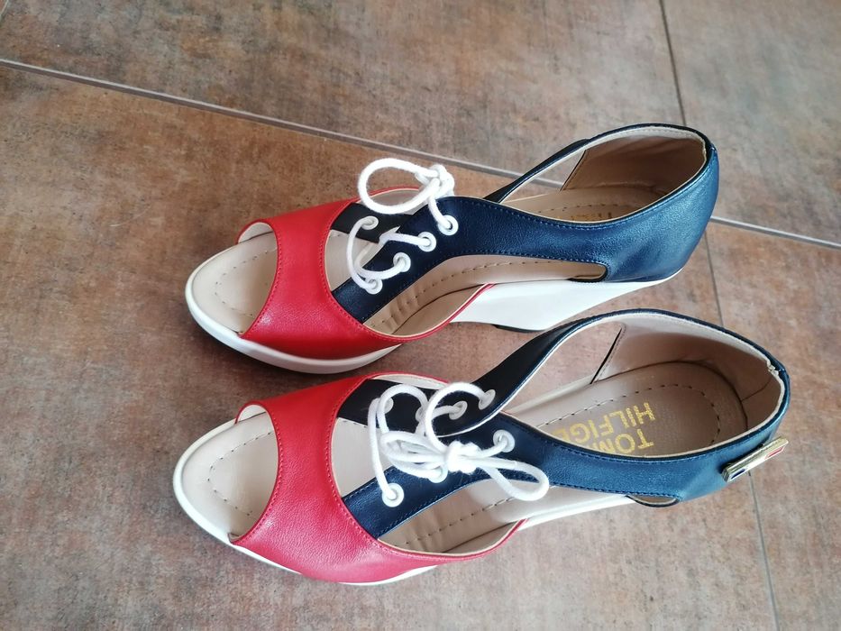 Страхотни сандали