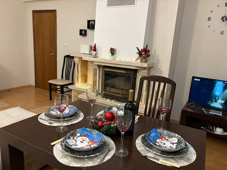 Дава се под наем Тристаен апартамент в к.к. Пампорово - 90 кв.м за 109.65 € - Снимка #2